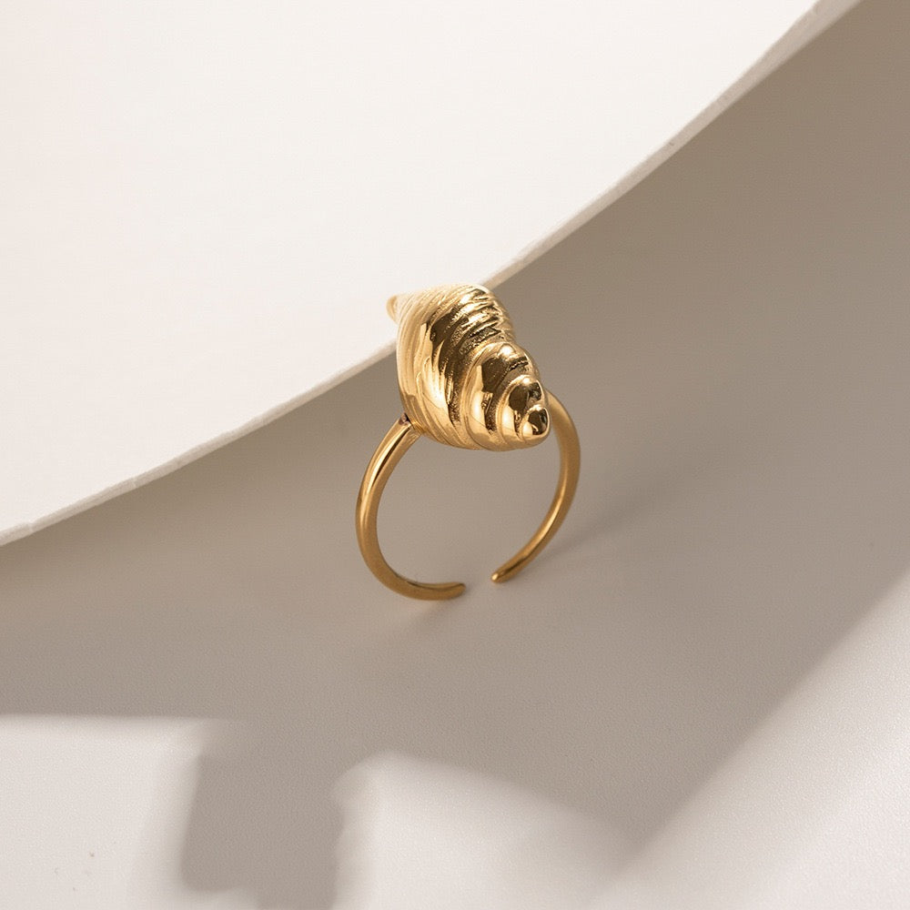 Croissant Ring