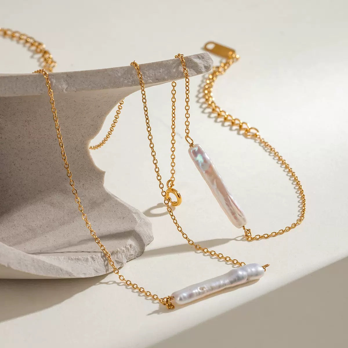 Minimalist Pearl Necklace and Bracelet